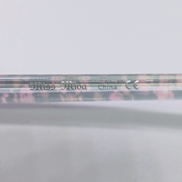 DESERT SUNGLASSES Pink, Black, & White Floral Acetate Aviator UV400 Sunglasses - Picture 5 of 6